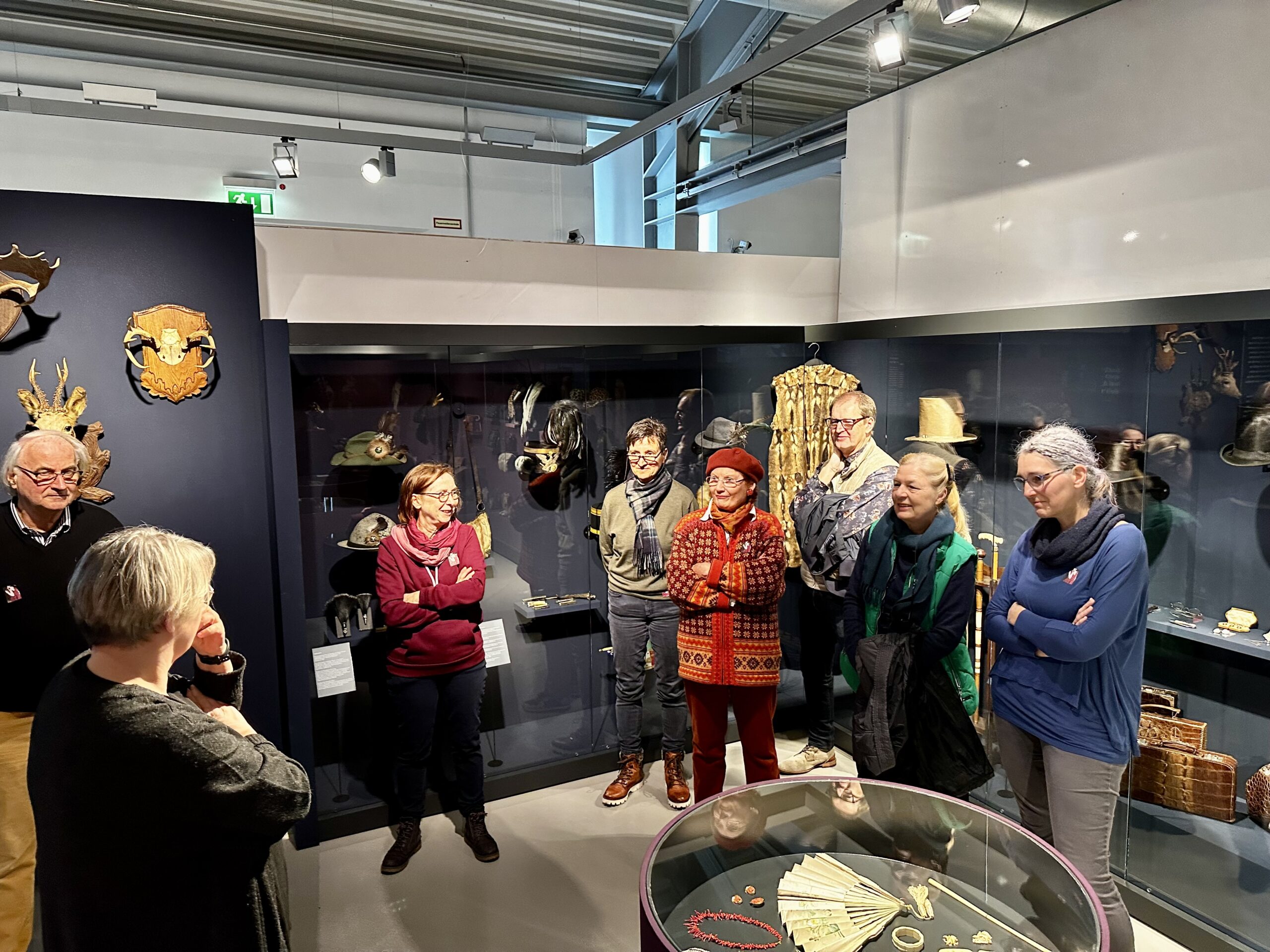 Read more about the article Raumausstatter- und Maßschneider-Innung besucht Ausstellung